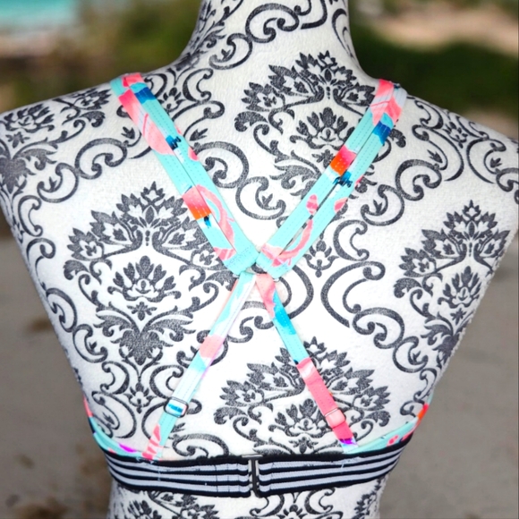 LIV SWIM Mesh Tropical Bikini Top- Small - Picture 3 of 4